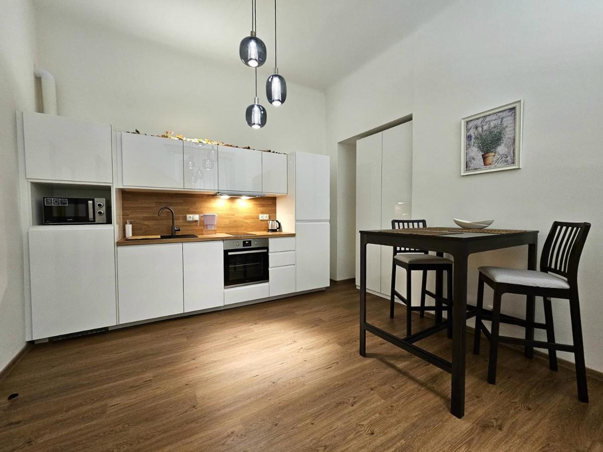 Sweet Apartment In The Heart Of プラハ エクステリア 写真